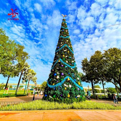 Duża sztuczna duża choinka z PVC